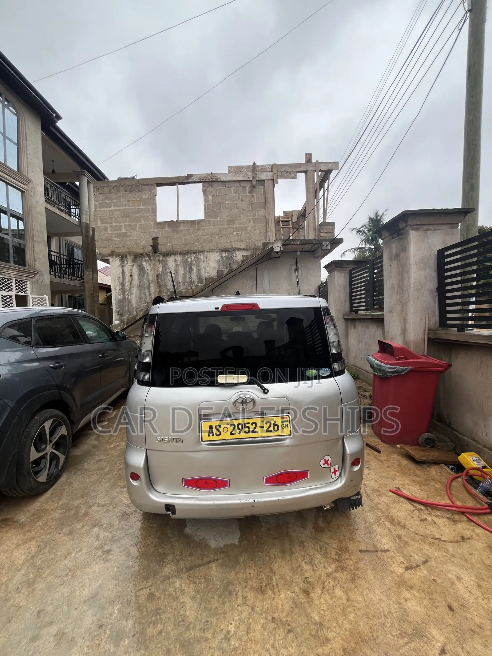 Toyota Sienta 2013 Silver