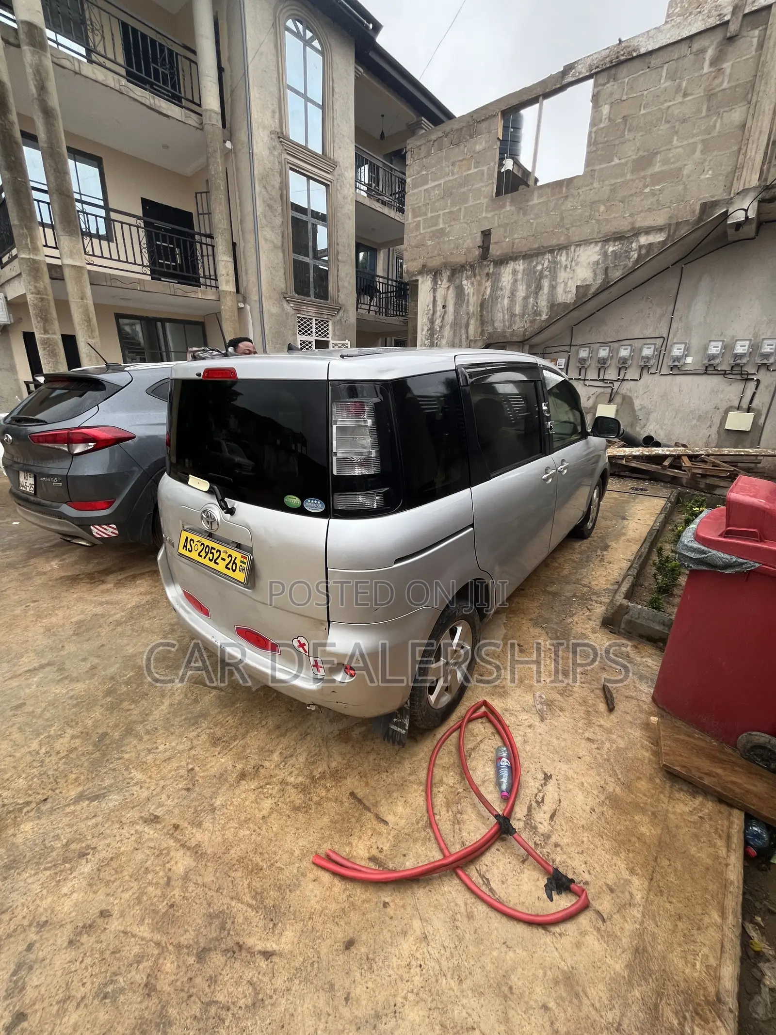 Toyota Sienta 2013 Silver