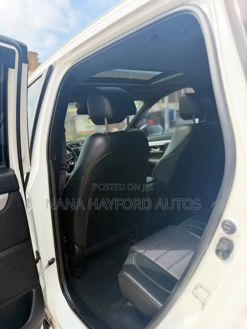 Honda CR-V 2021 White