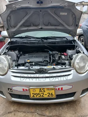 Toyota Sienta 2013 Silver
