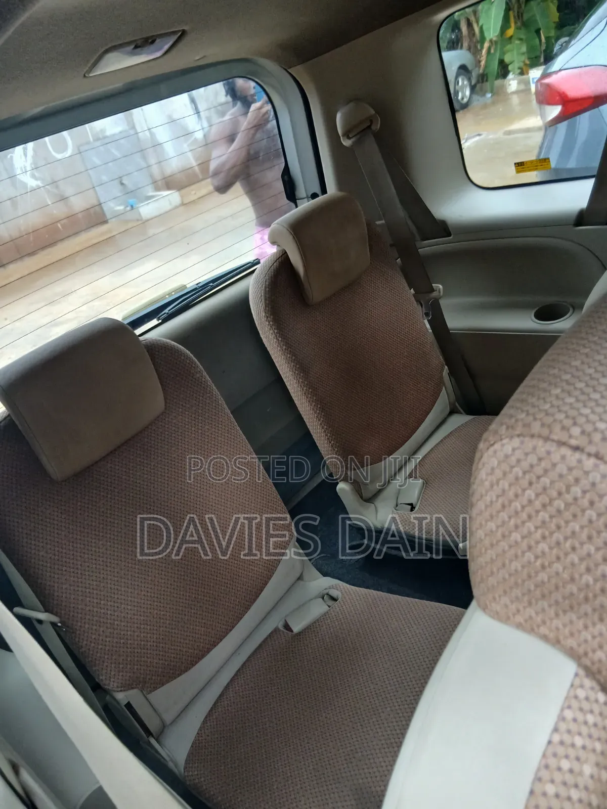 Toyota Sienta 2013 Silver