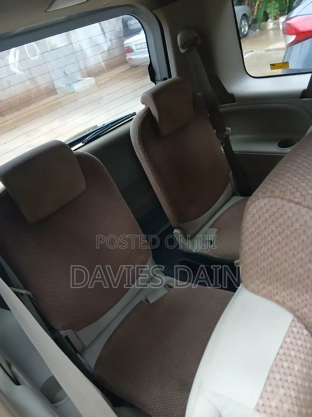 Toyota Sienta 2013 Silver