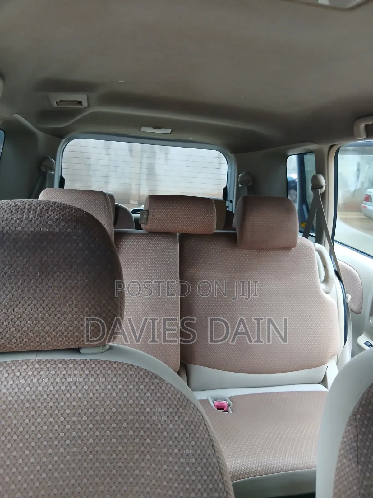 Toyota Sienta 2013 Silver