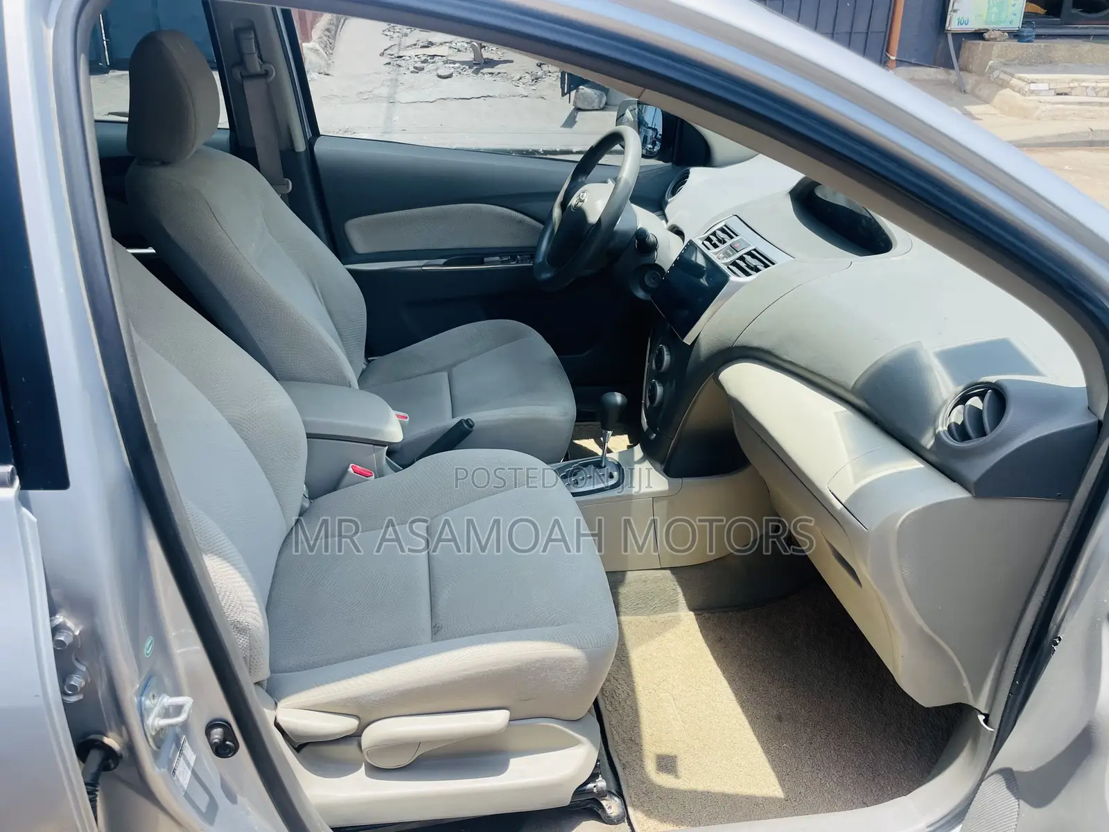 Toyota Belta 2010 Silver