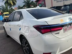 Toyota Corolla 2020 White