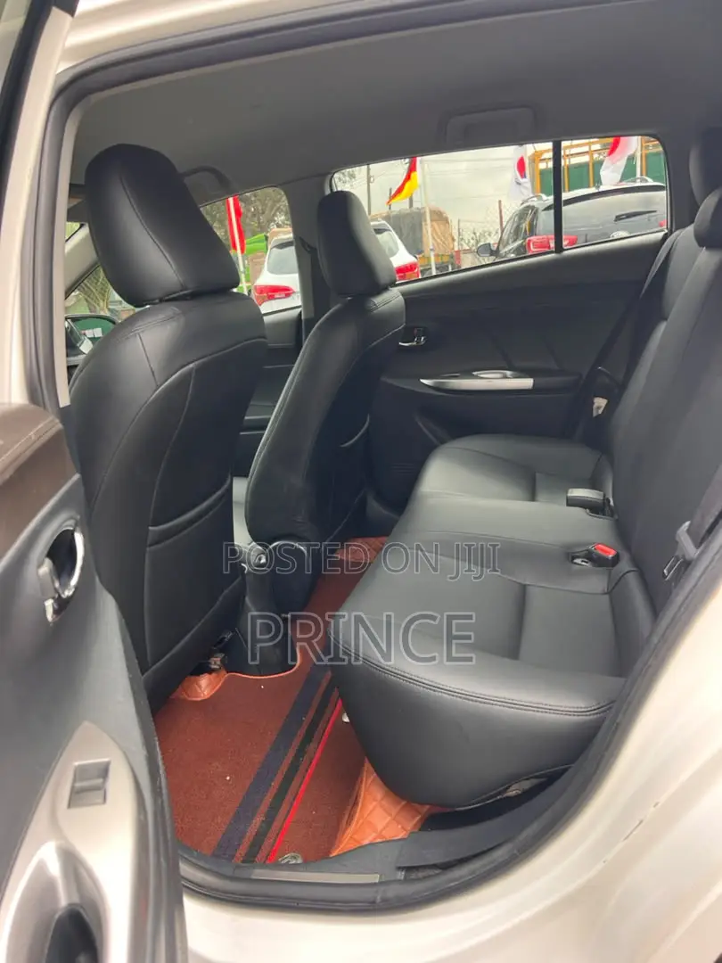 Toyota Yaris L Hatchback 5dr 2015 White