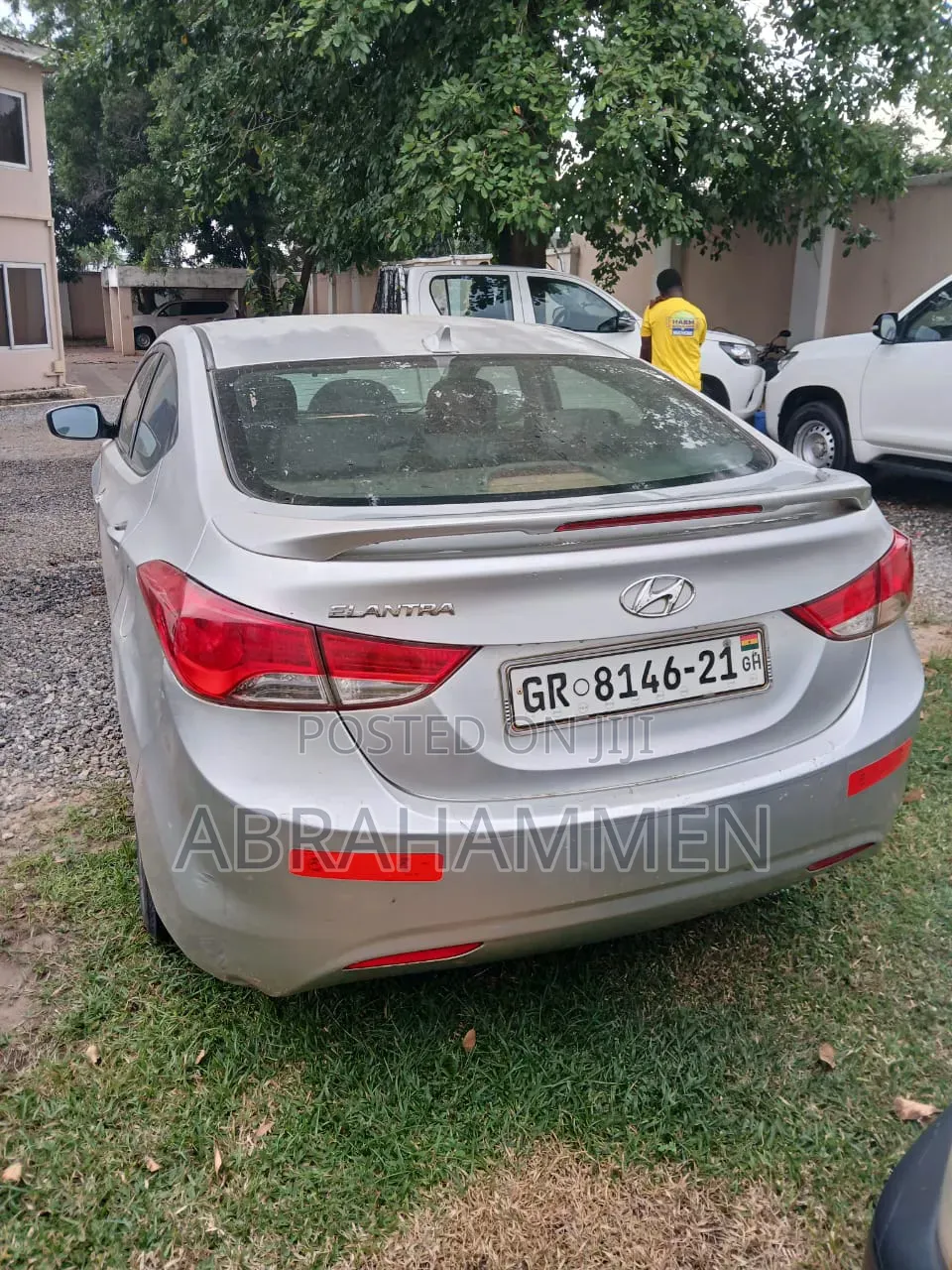 Hyundai Elantra 2013 Silver