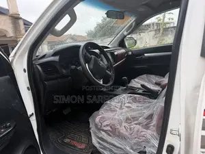 New Toyota Hilux 2025 White