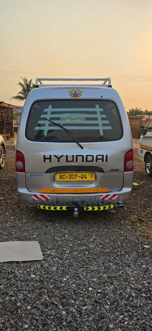 Hyundai H-100 2004 Silver