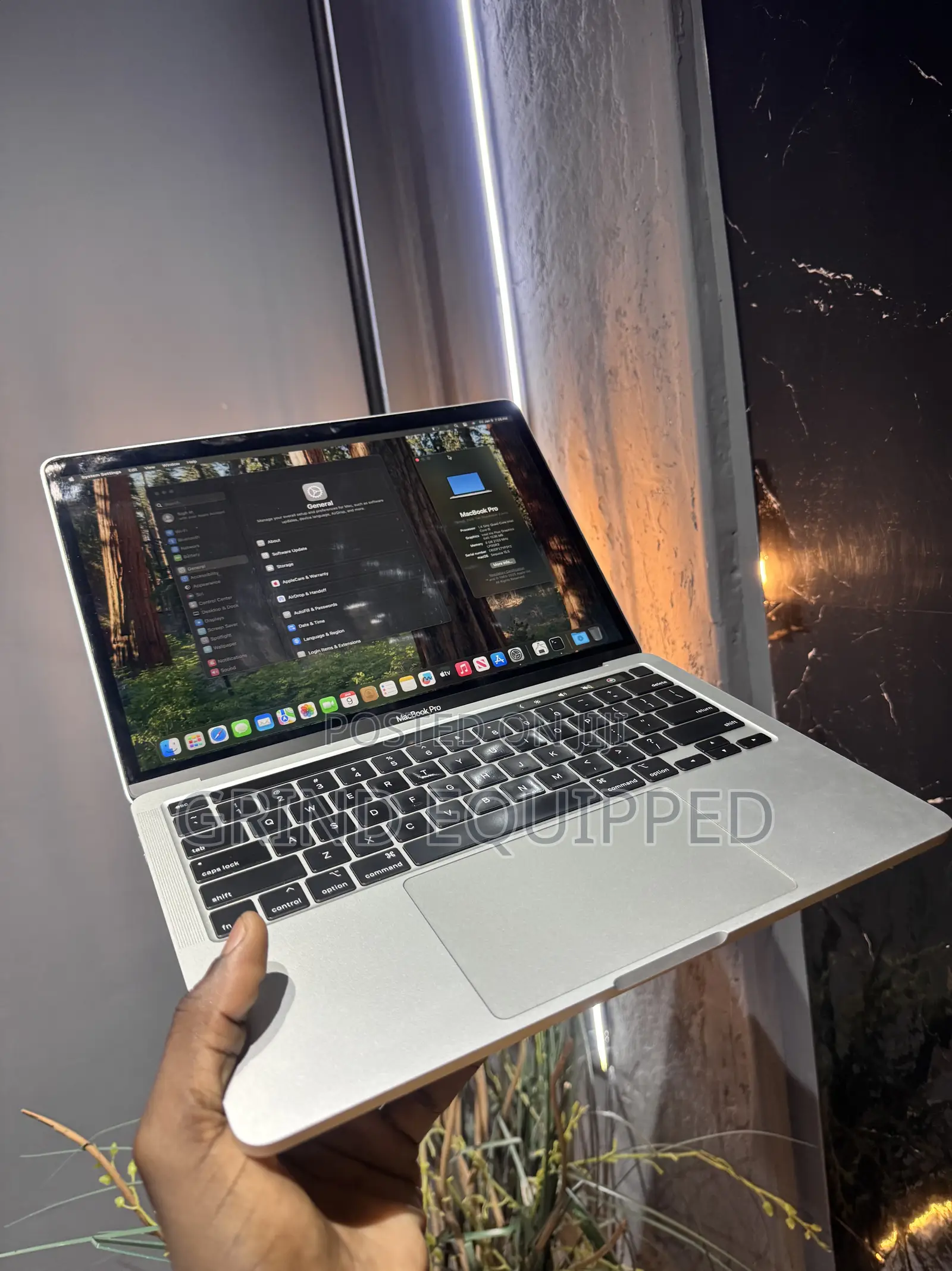 Laptop Apple MacBook Pro 2020 8GB Intel Core i5 SSD 500GB