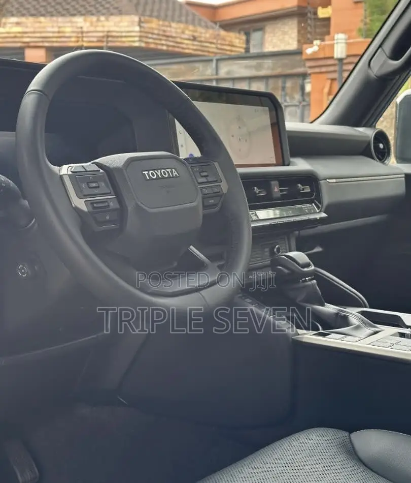 New Toyota Land Cruiser Prado 2.8 2024 Blue