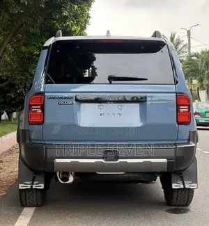 New Toyota Land Cruiser Prado 2.8 2024 Blue