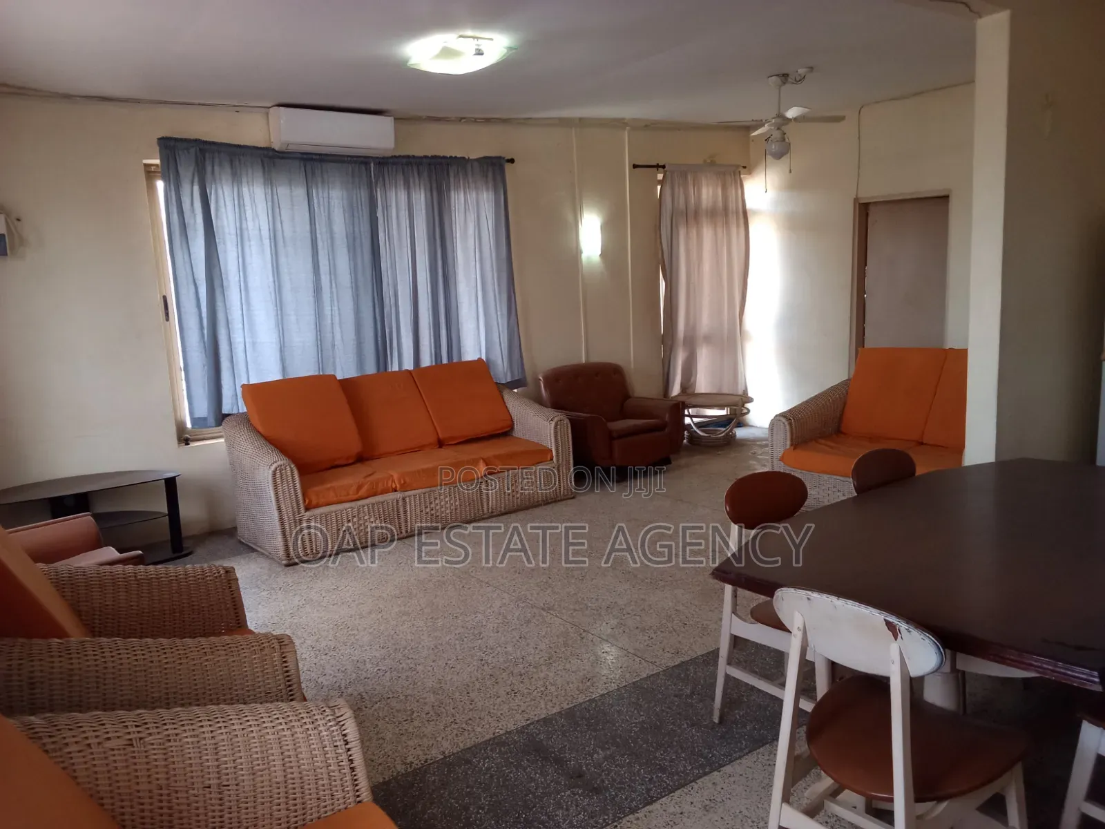 10bdrm House in Kaneshie, Accra Academy Area for sale
