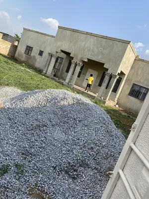 4bdrm House in Teachers Camp, Afigya-Kwabre for sale