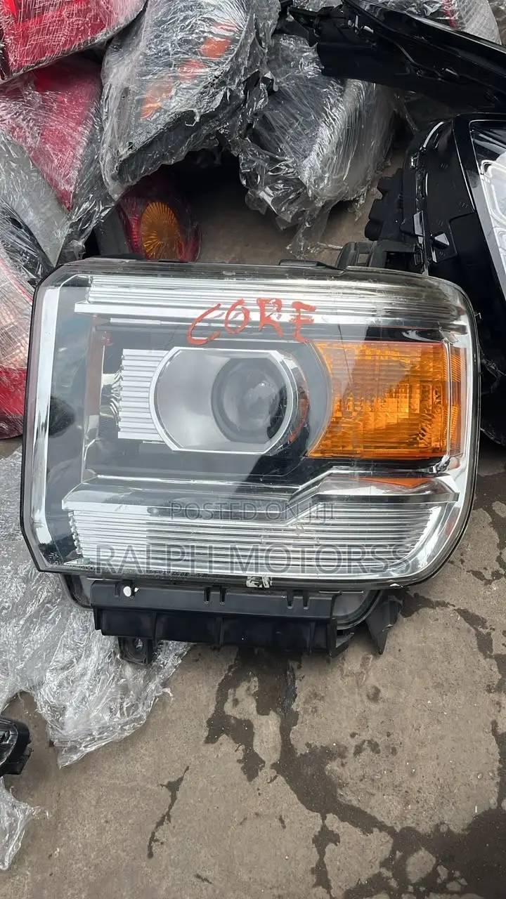 GMC Sierra 2015 Headlight