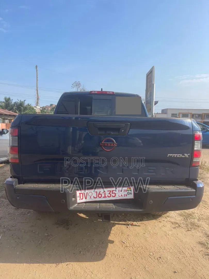 Nissan Frontier 2023 Blue