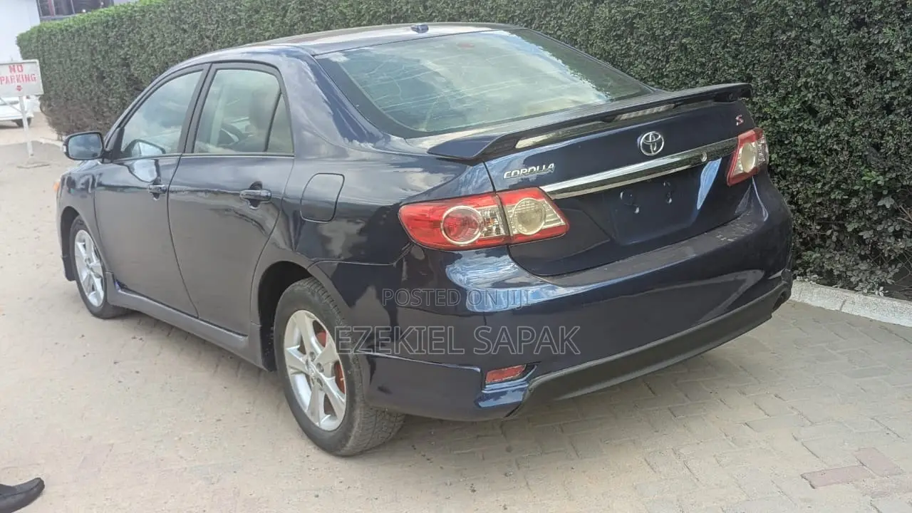Toyota Corolla S 4dr Sedan (1.8L 4cyl 4A) 2013 Blue