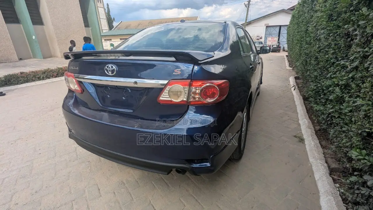 Toyota Corolla S 4dr Sedan (1.8L 4cyl 4A) 2013 Blue