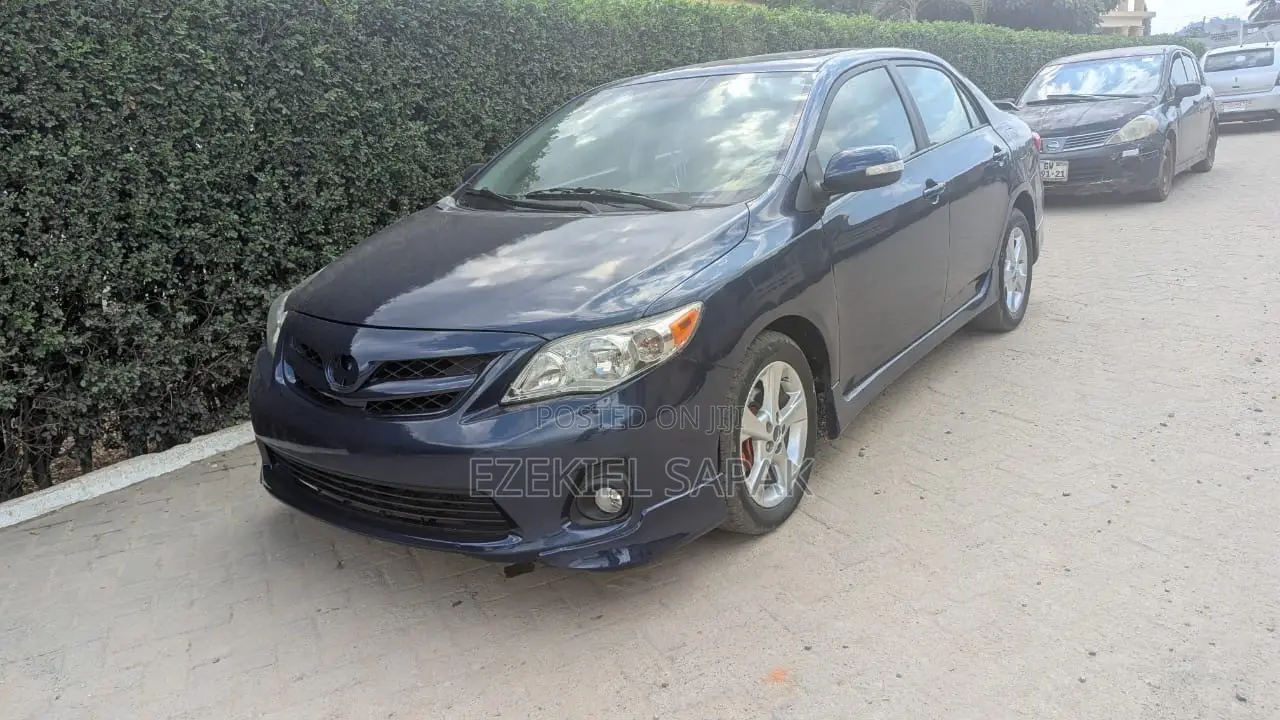 Toyota Corolla S 4dr Sedan (1.8L 4cyl 4A) 2013 Blue