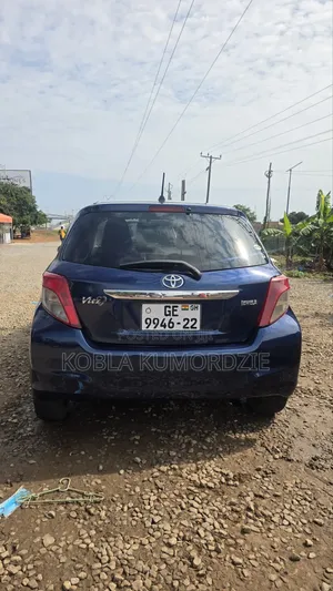 Toyota Vitz 1.3 FWD 5dr 2012 Blue