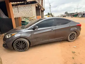 Hyundai Elantra Limited Sedan FWD (1.8L 4cyl 6A) 2013 Matt Black