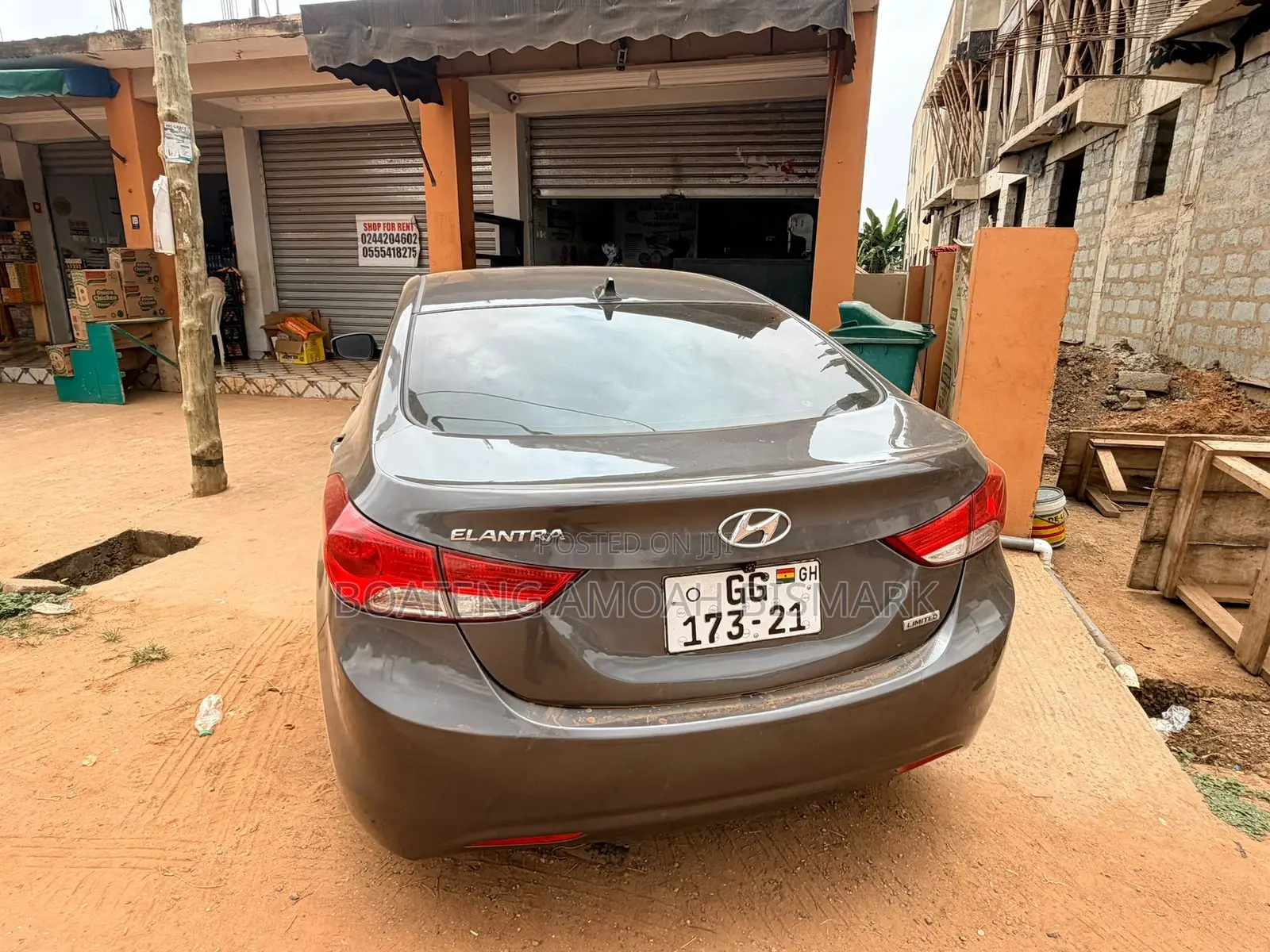 Hyundai Elantra Limited Sedan FWD (1.8L 4cyl 6A) 2013 Matt Black