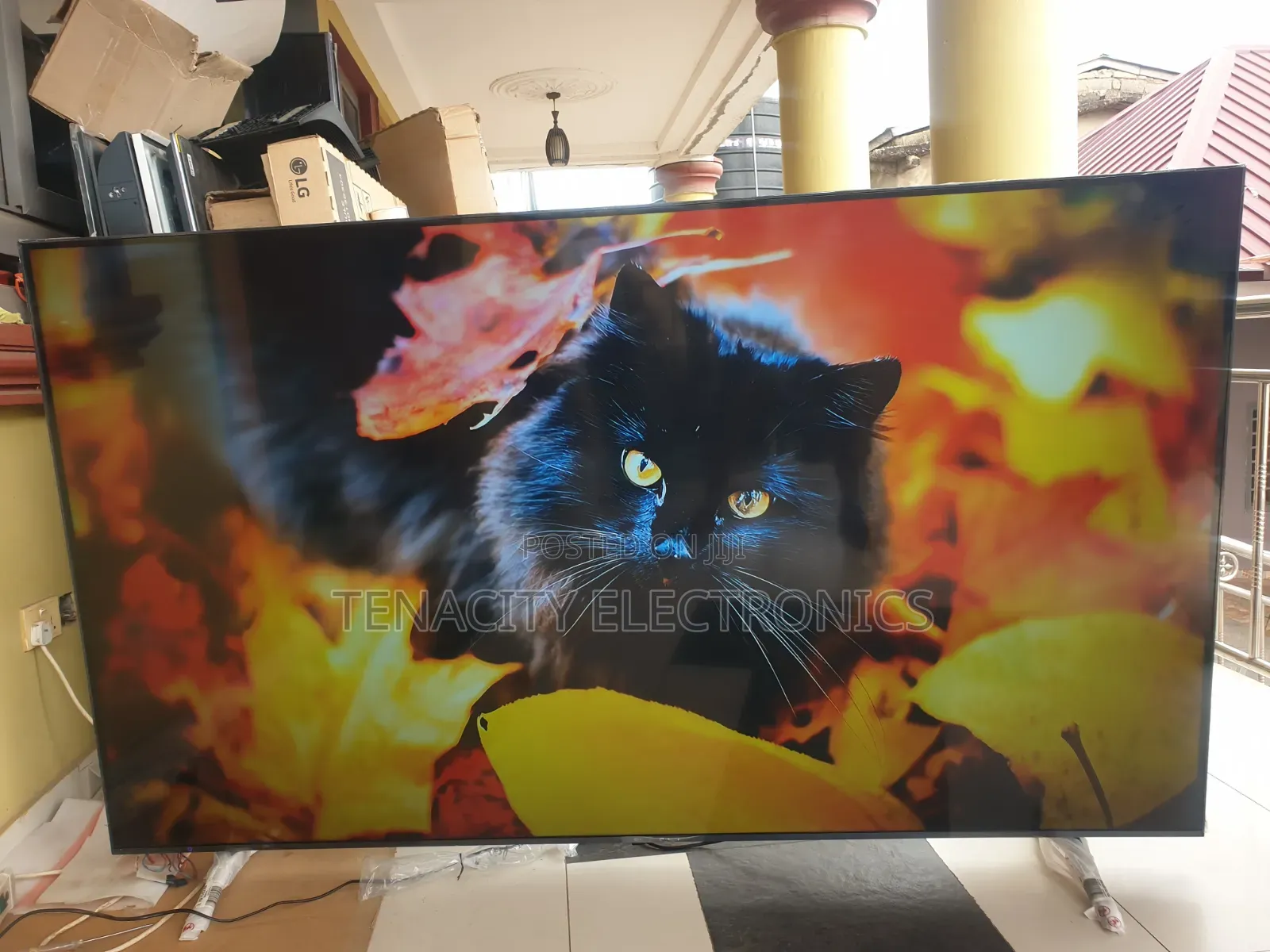 86"LG Uhd HDR Edgeless Smart Satellite TV