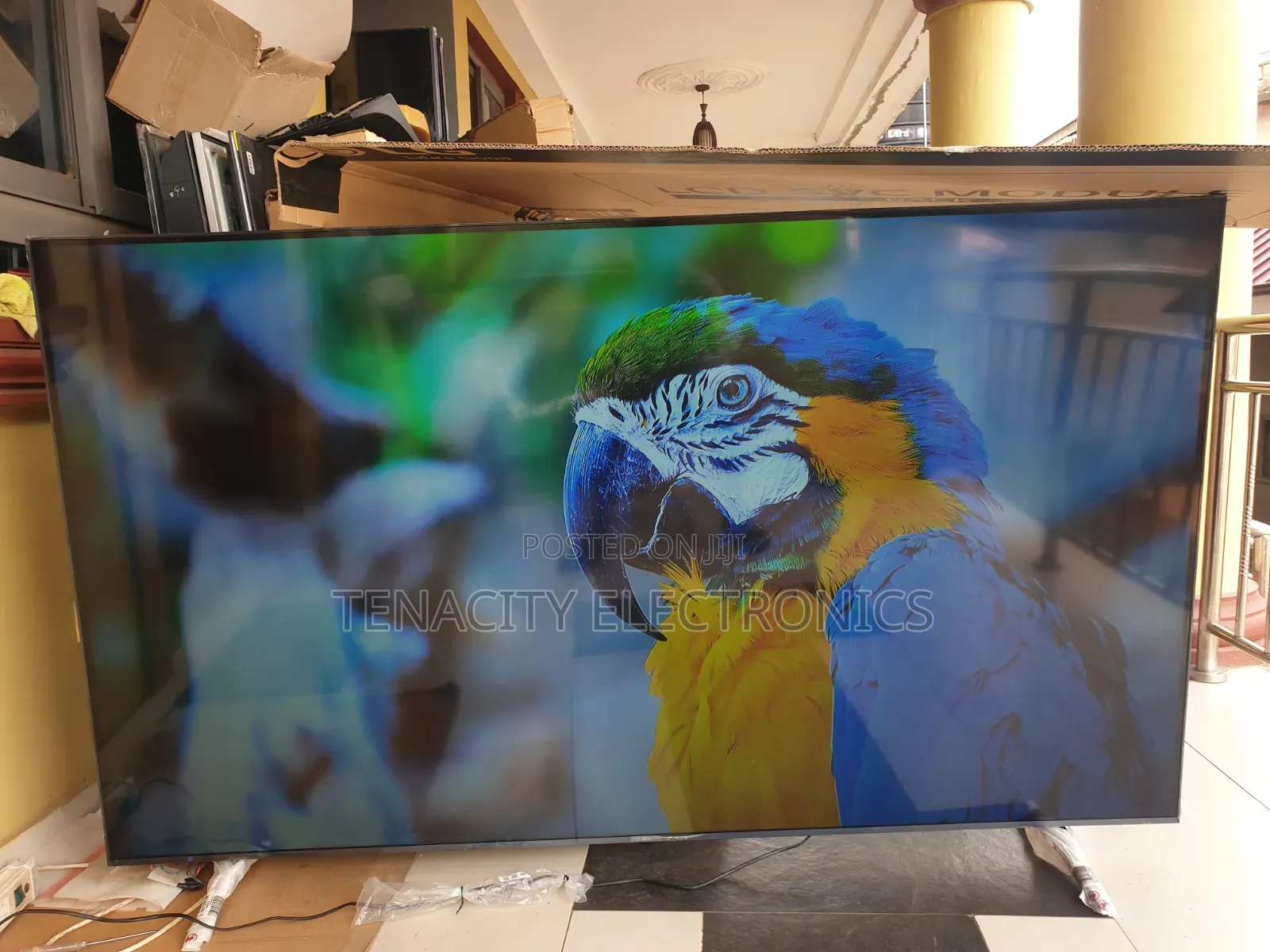 86"LG Uhd HDR Edgeless Smart Satellite TV