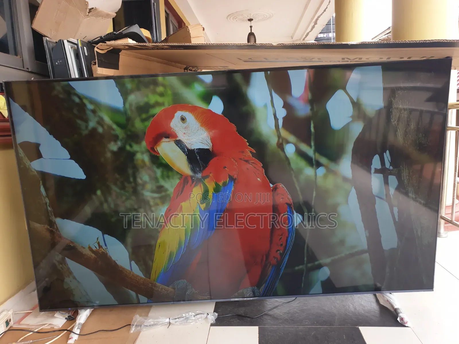 86"LG Uhd HDR Edgeless Smart Satellite TV