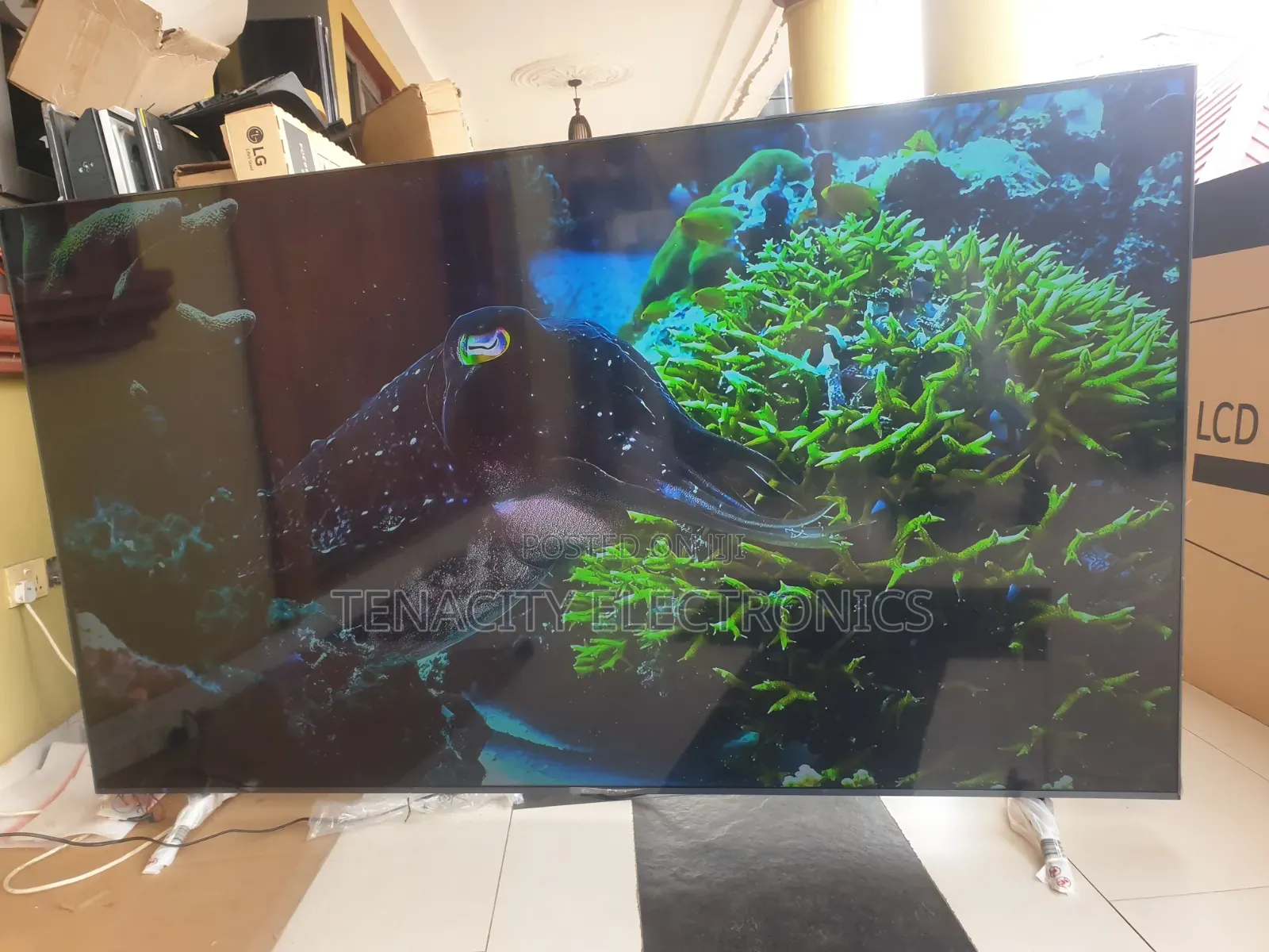 86"LG Uhd HDR Edgeless Smart Satellite TV