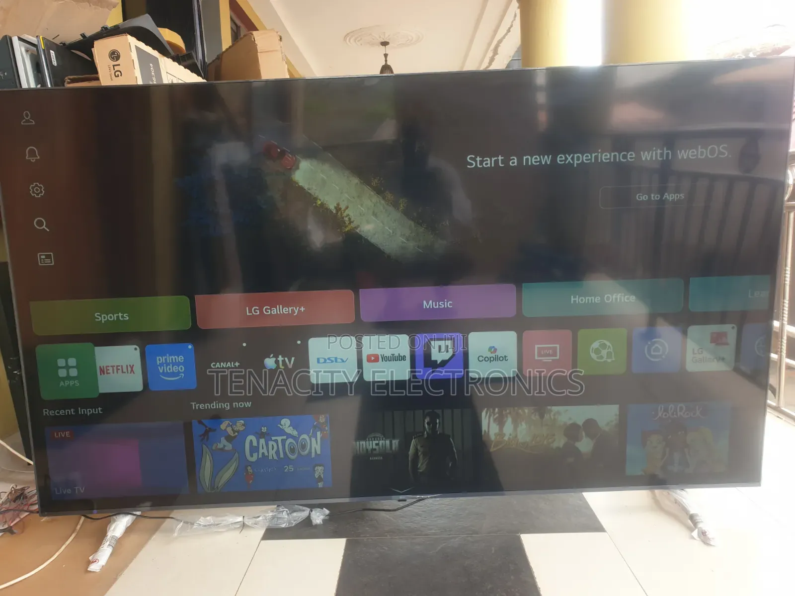 86"LG Uhd HDR Edgeless Smart Satellite TV