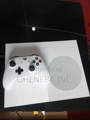 Neat Xbox One Slim With Games + 1 Controller