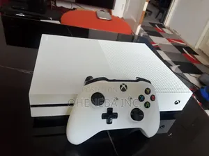 Neat Xbox One Slim With Games + 1 Controller
