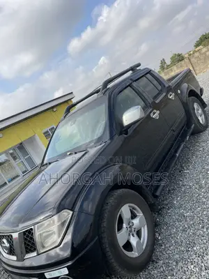 Nissan Frontier Crew Cab SE 4x4 2011 Black