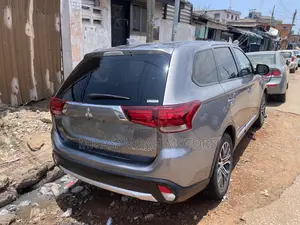 Mitsubishi Outlander SE AWC 2018 Gray