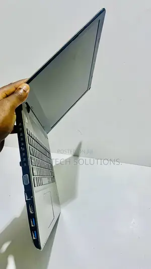 Laptop Medion Akoya E7419 4GB Intel Core i3 HDD 160GB