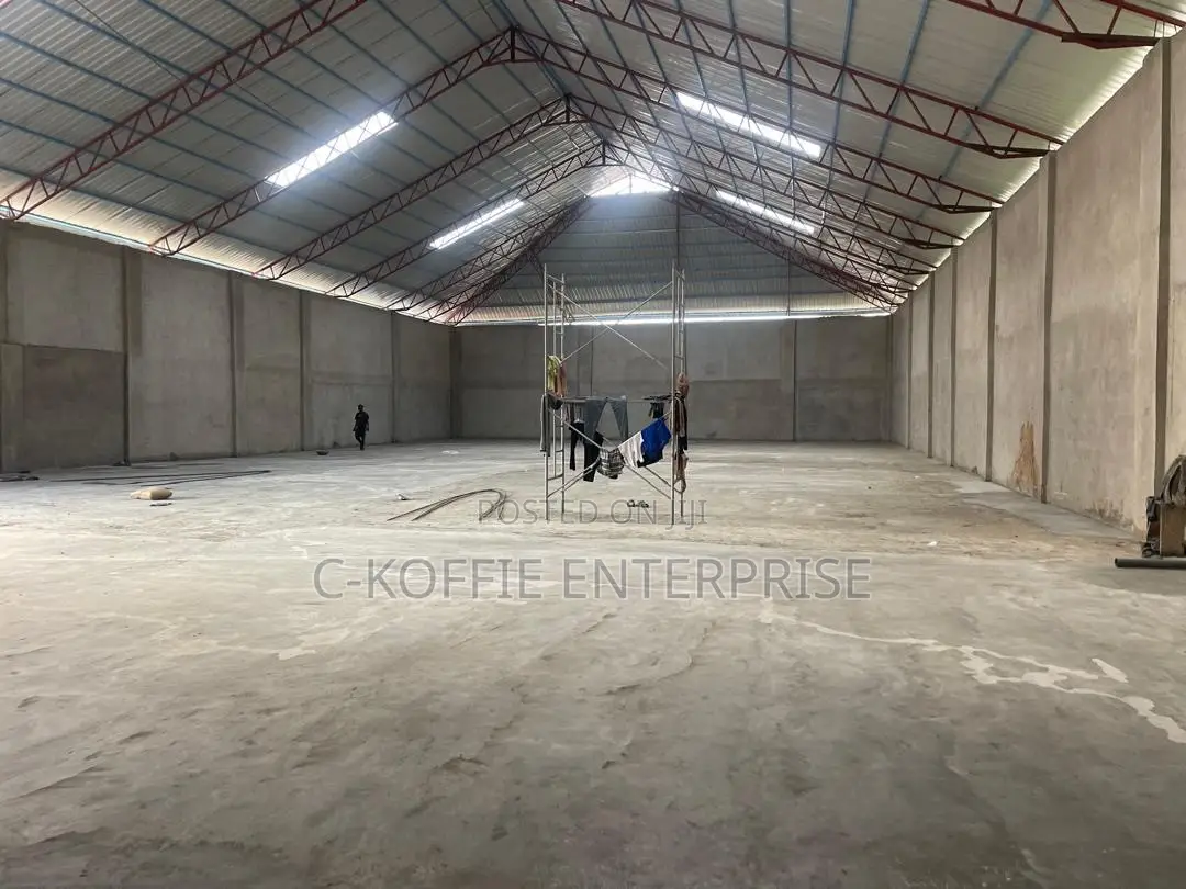 1,000 SQM Warehouse at Tema Roundabout for Rent