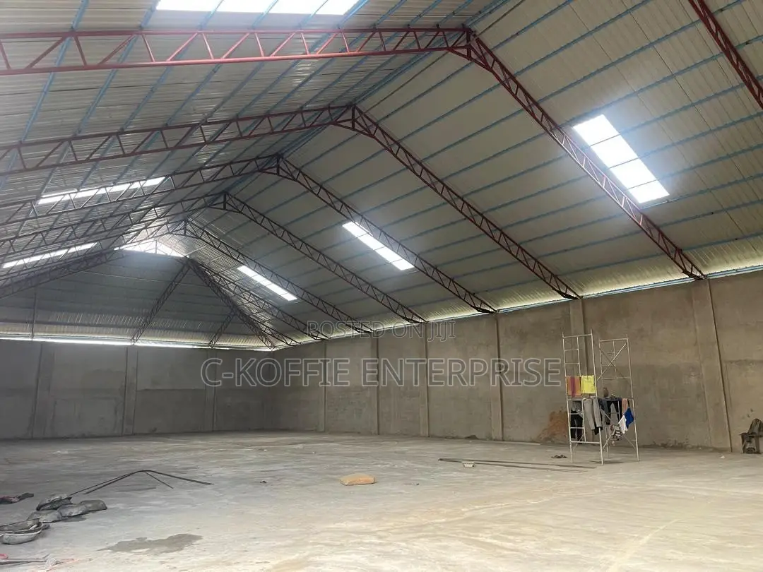 1,000 SQM Warehouse at Tema Roundabout for Rent