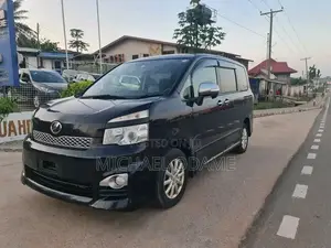 Toyota Voxy 2013 Black