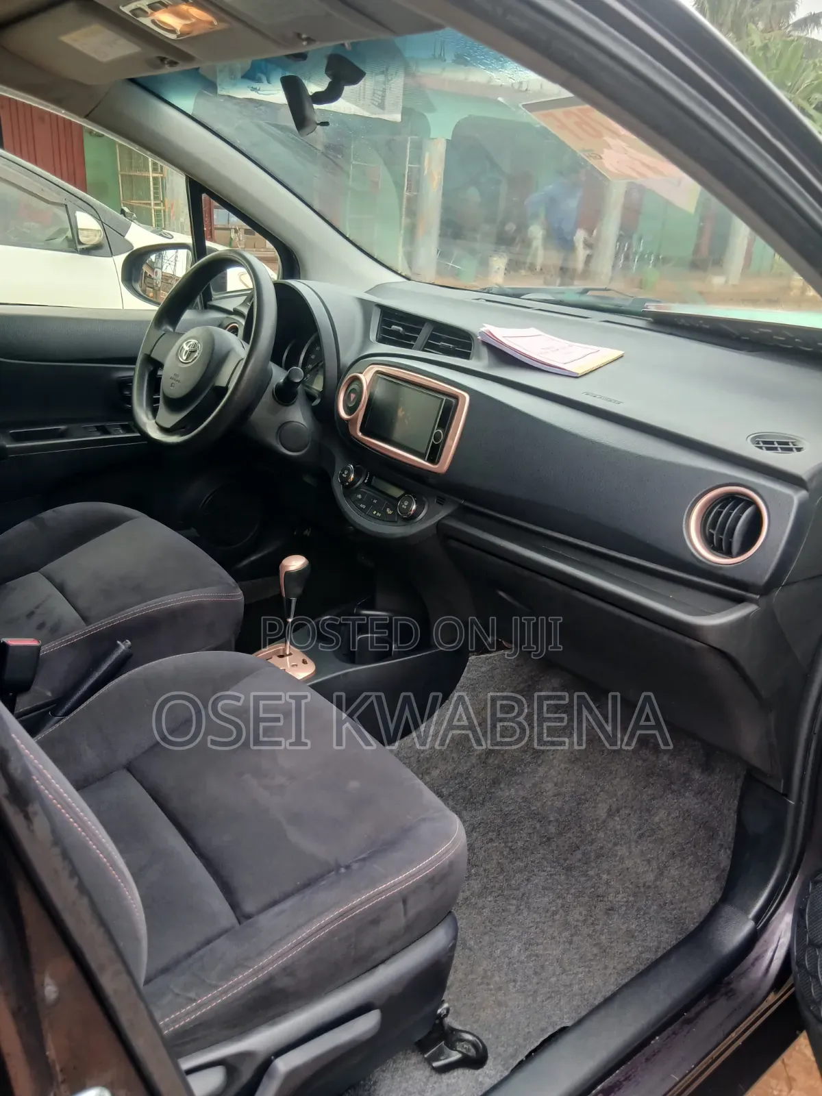 Toyota Vitz 2014 Burgundy