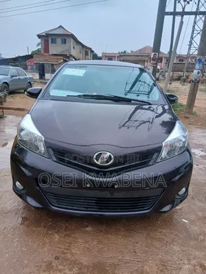 Toyota Vitz 2014 Burgundy
