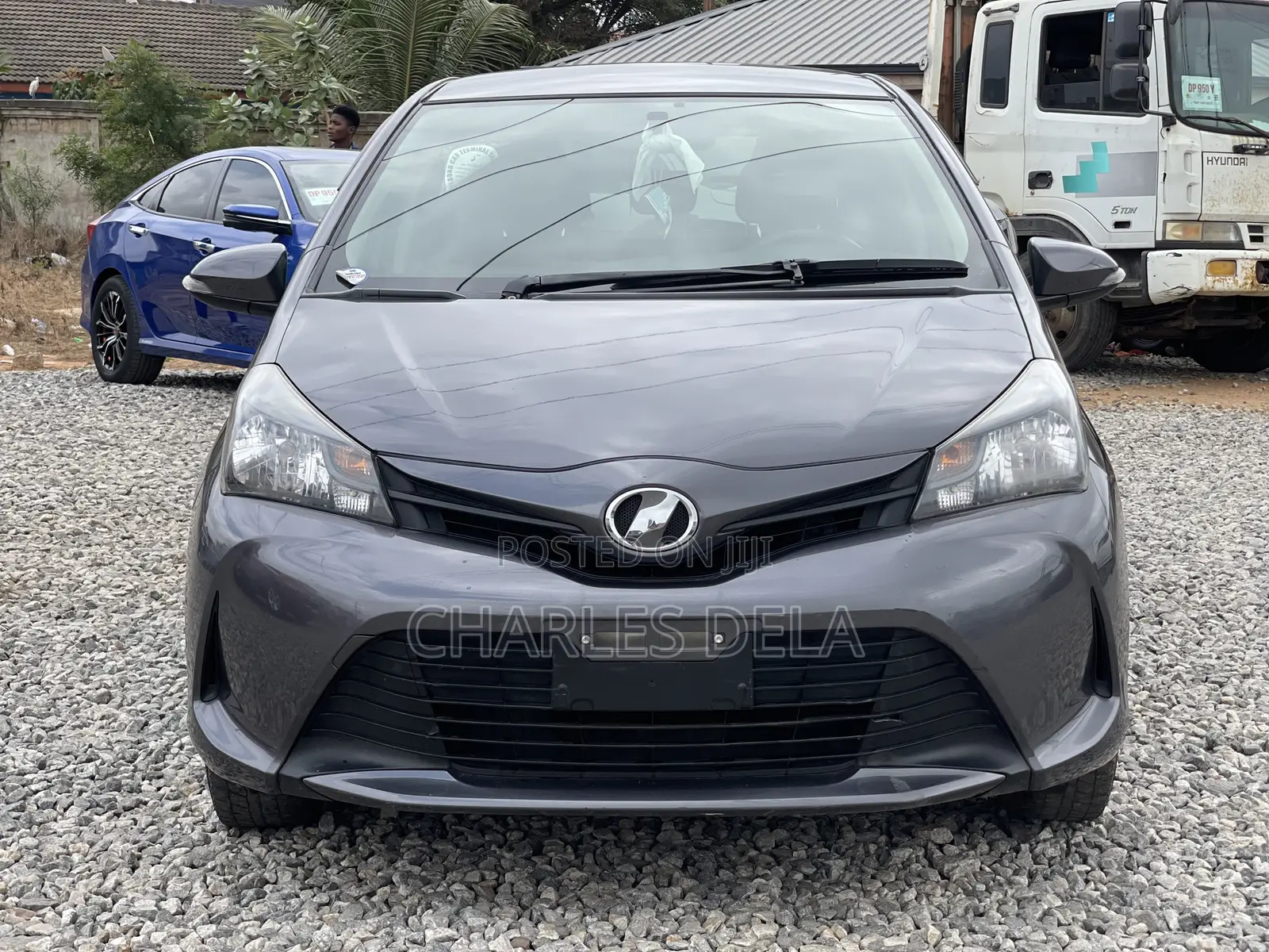 Toyota Vitz 1.3 FWD 5dr 2015 Silver