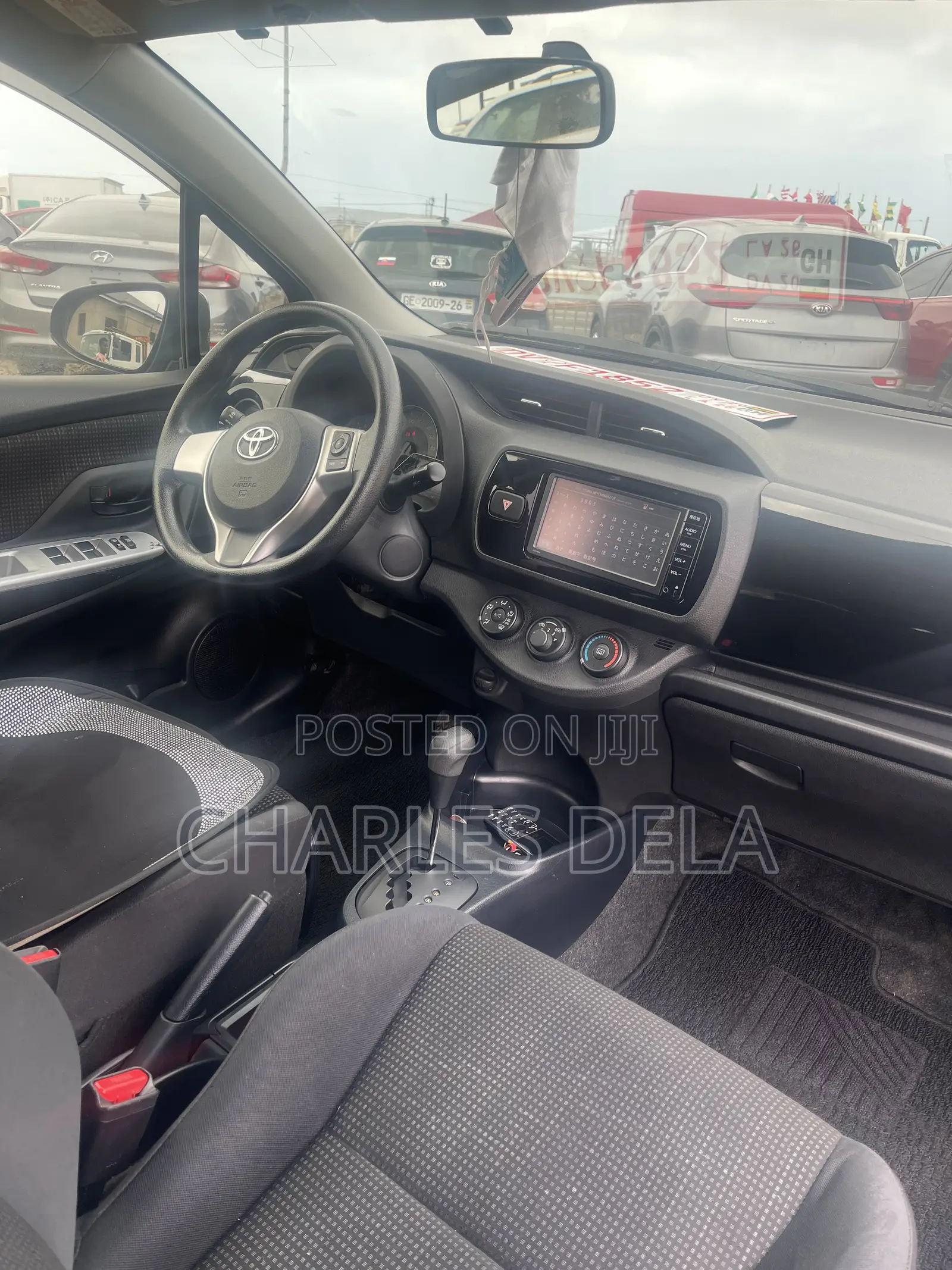 Toyota Vitz 1.3 FWD 5dr 2015 Silver