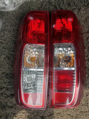 Nissan Navara Tail Light Pair