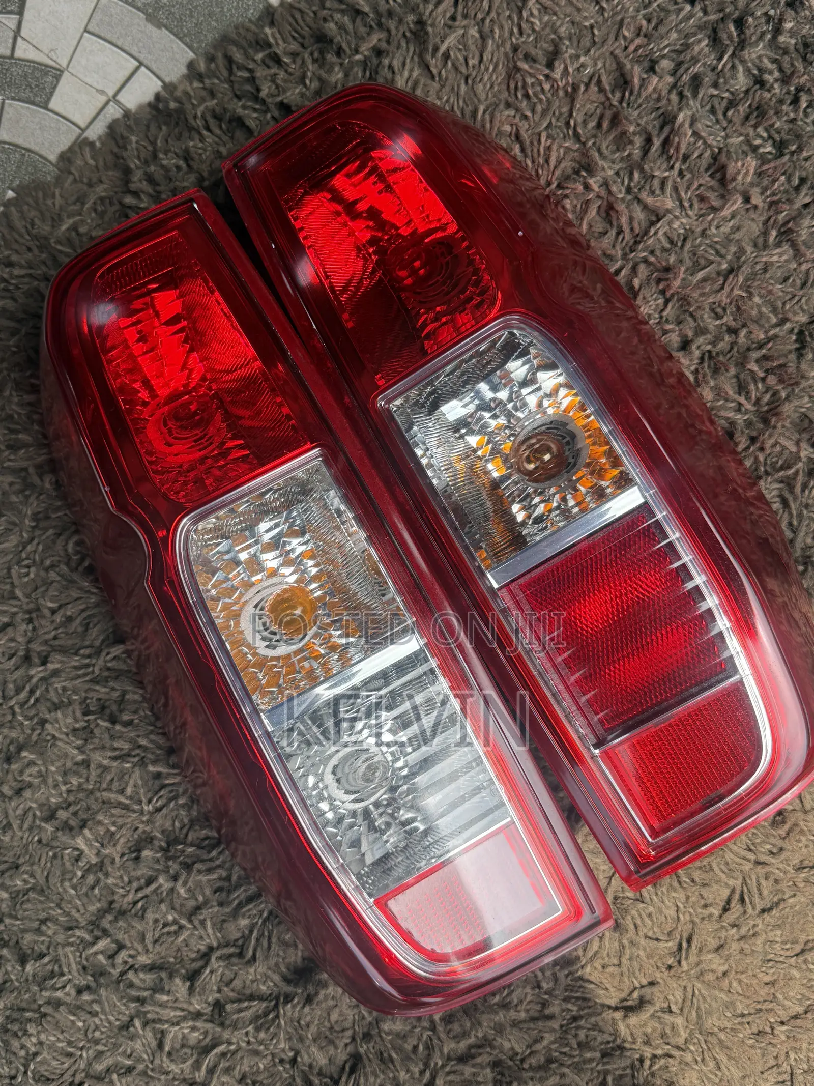 Nissan Navara Tail Light Pair