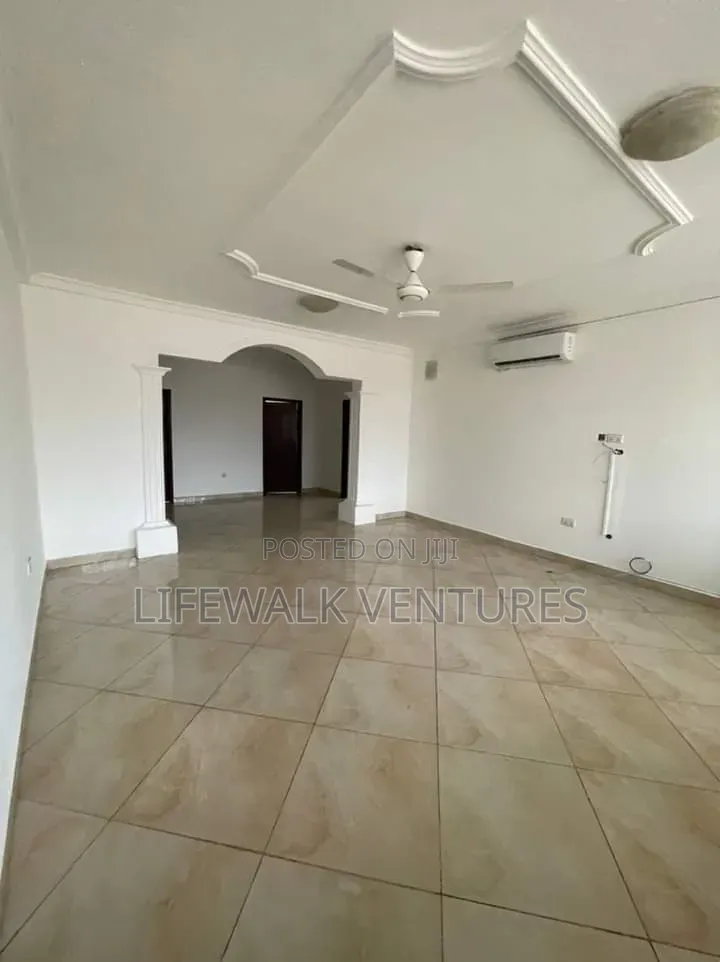 3bdrm Apartment in Upsa for rent