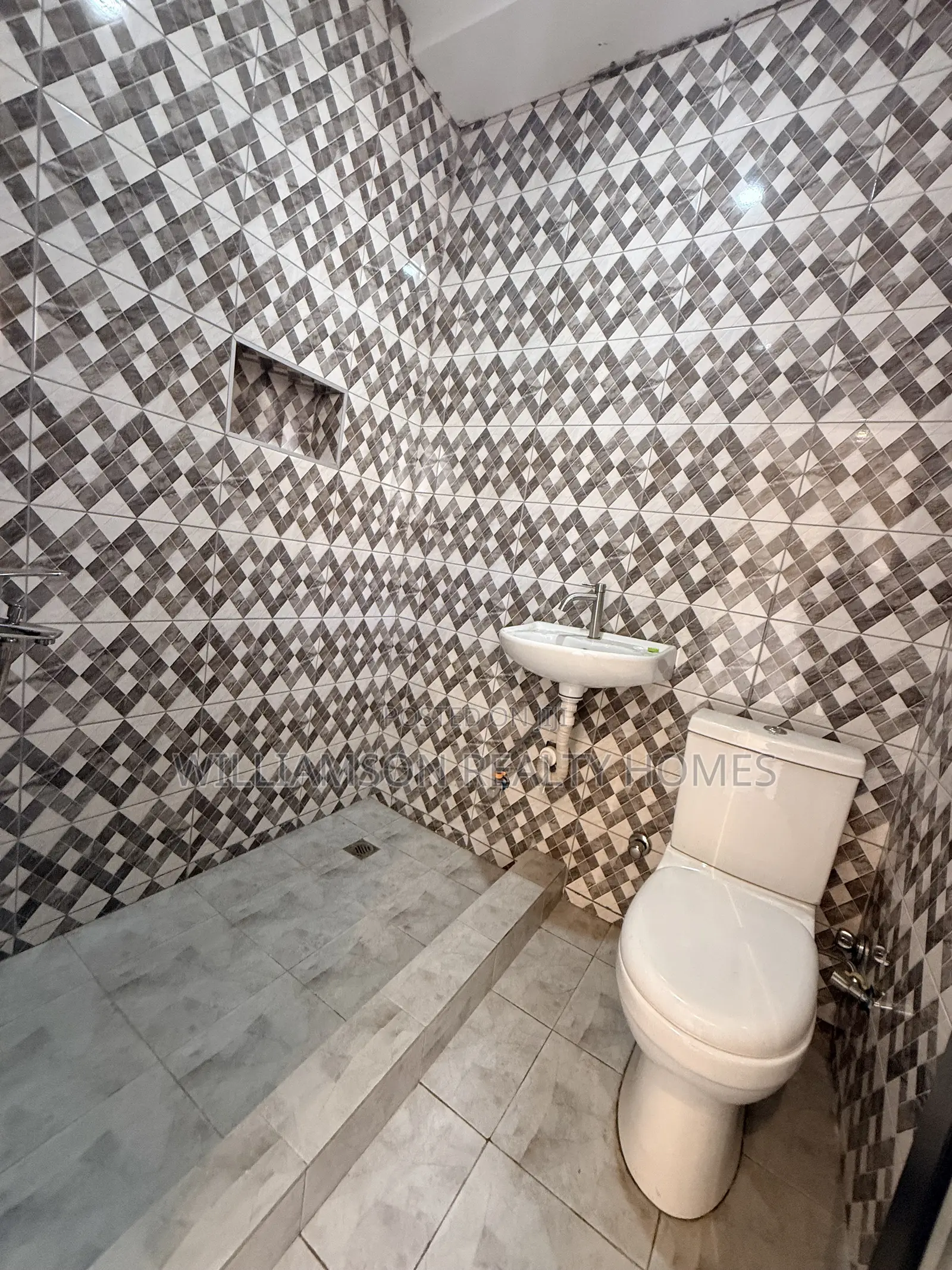2bdrm Apartment in Community 18 Area, Spintex for rent