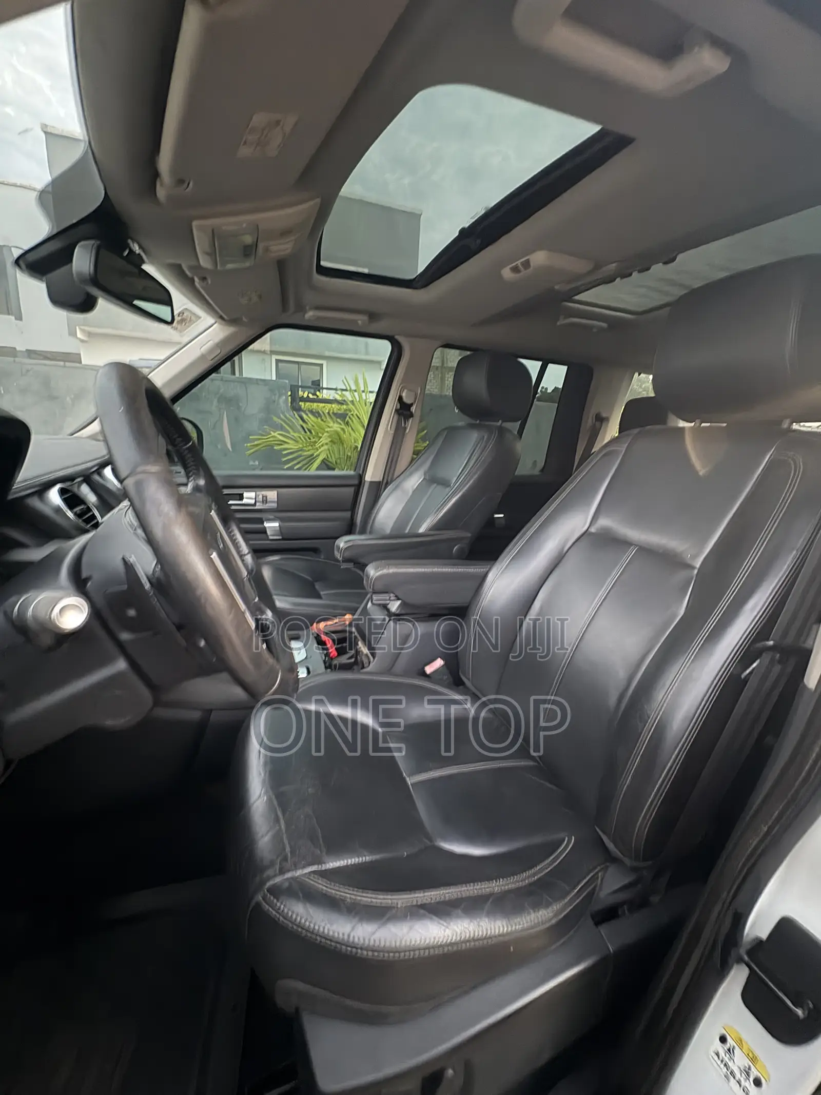 Land Rover Discovery 2015 White