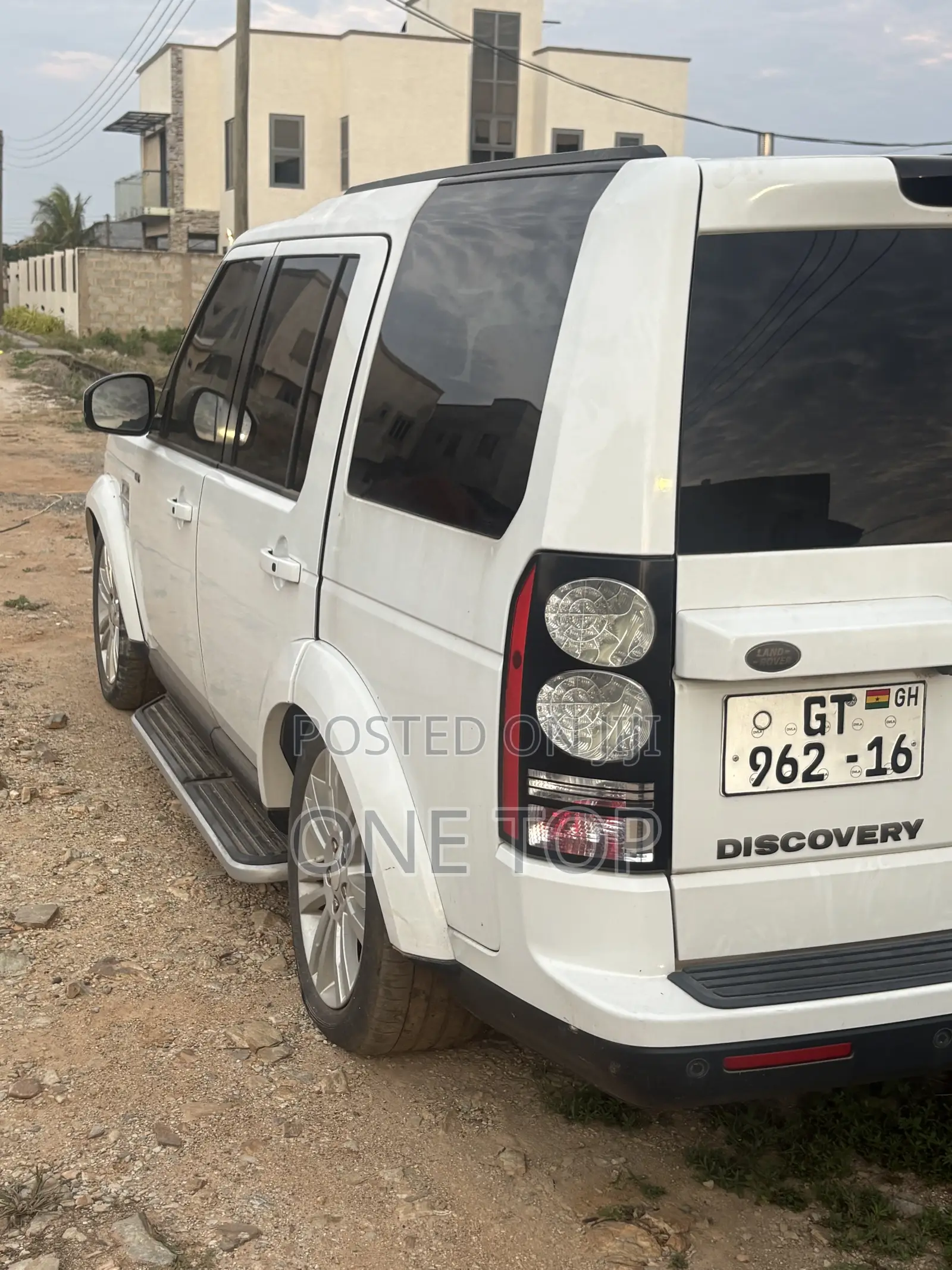 Land Rover Discovery 2015 White