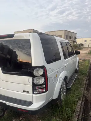Land Rover Discovery 2015 White